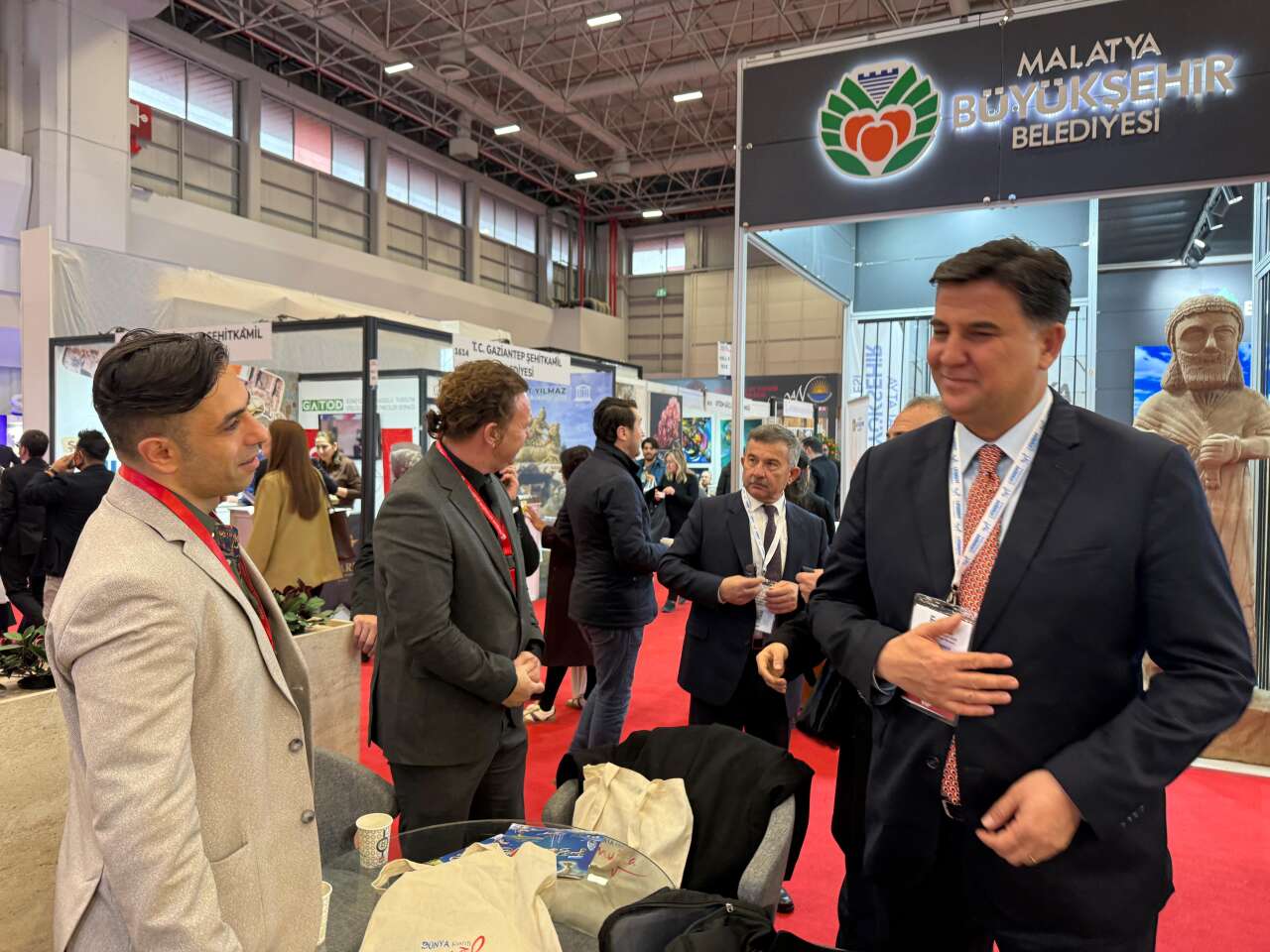 EMITT Turizm Fuarı’nda İlk Gün: Fethiye Standına Yoğun İlgi 1